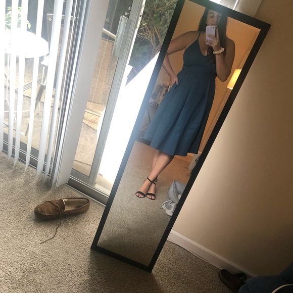 Simple Blue Dress with Pockets - Picture 2 of 6
